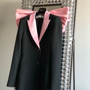 Tuxedo dress with a pink bow